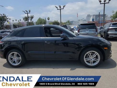 Used 2024 Porsche Macan Turbo AWD/4WD image 9