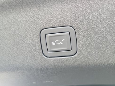 Used 2025 Cadillac Escalade Sport w/ Touring Package image 10