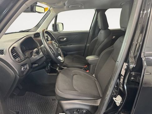 Used 2023 Jeep Renegade Altitude w/ Convenience Group I AWD/4WD image 7