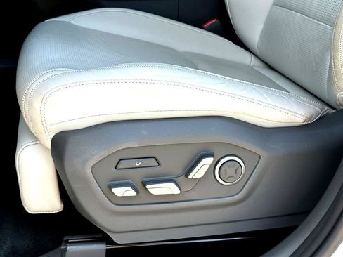 Used 2025 Hyundai Santa Fe Calligraphy FWD image 15