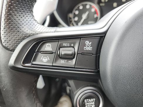 Used 2022 Alfa Romeo Giulia Veloce image 39