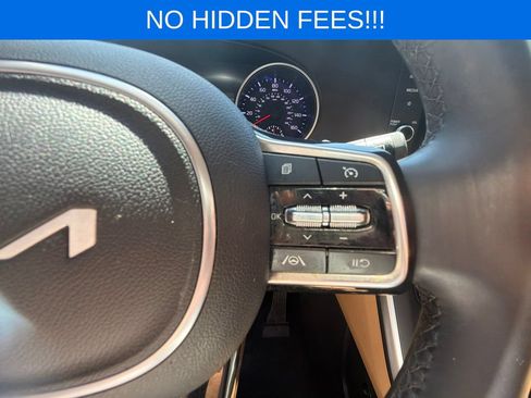 Used 2024 Kia Carnival LX FWD image 19