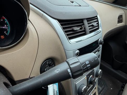 Used 2010 Chevrolet Malibu LS FWD image 14