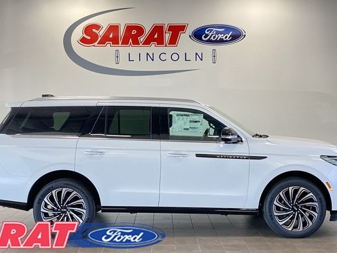 New 2027 Lincoln Navigator Black Label AWD/4WD image 1