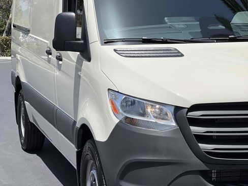 Used 2026 Mercedes-Benz Sprinter 2500 image 38
