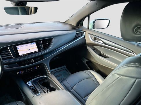 Used 2022 Buick Enclave Premium image 24