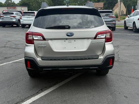 Used 2019 Subaru Outback 2.5i Limited w/ Protection Package #1 AWD/4WD image 11