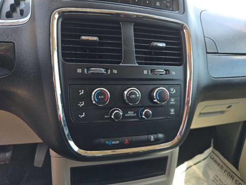 Used 2016 Dodge Grand Caravan SE w/ Quick Order Package 29E SE image 22