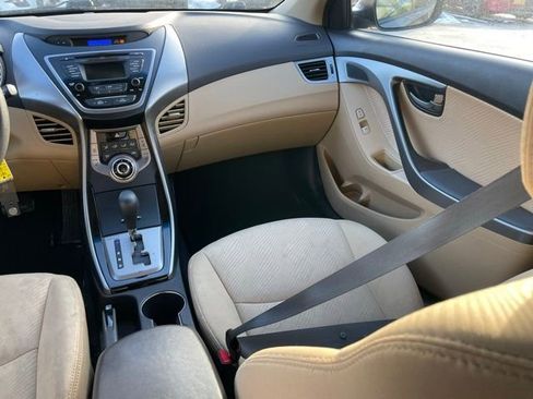 Used 2013 Hyundai Elantra GLS w/ Preferred Pkg image 8