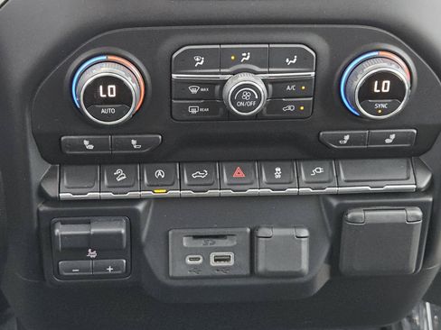 Used 2020 Chevrolet Silverado 1500 LT w/ Texas Edition AWD/4WD image 16
