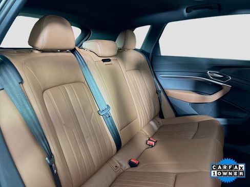 Used 2022 Audi e-tron Premium w/ Convenience Plus Package image 27