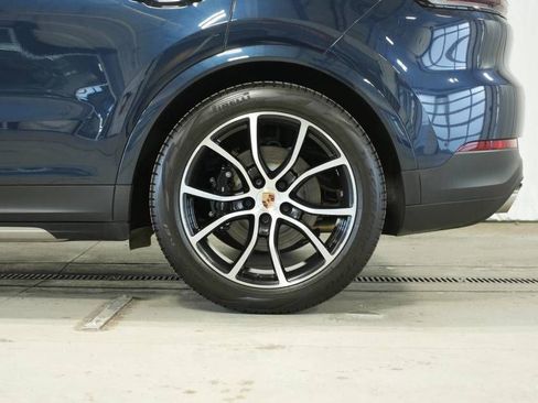Certified 2025 Porsche Cayenne S AWD/4WD image 43