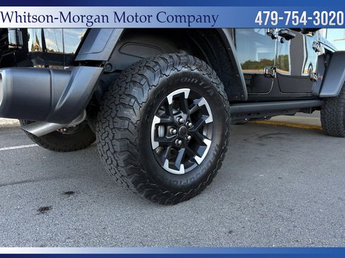 Used 2024 Jeep Wrangler Unlimited Rubicon w/ Technology Group image 9