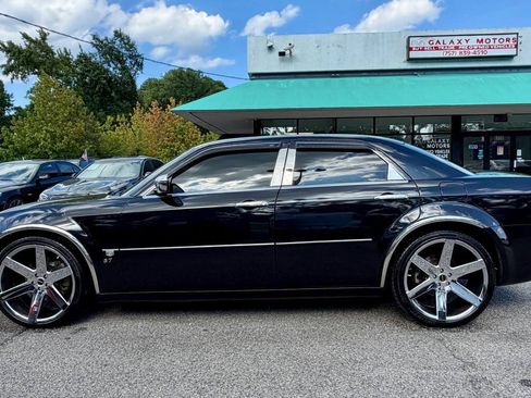 Used 2005 Chrysler 300 C w/ Sound Group II RWD image 8