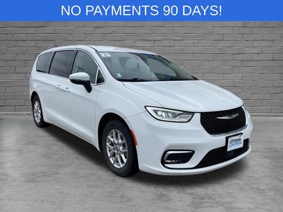 Used 2023 Chrysler Pacifica Touring-L