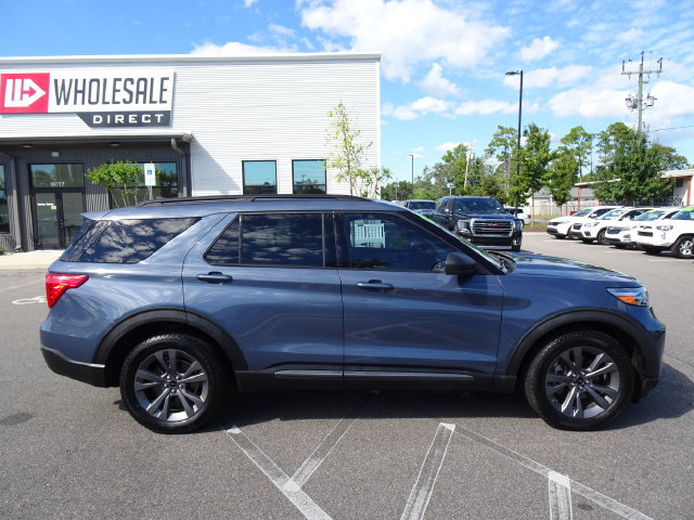 Used 2021 Ford Explorer XLT w/ Equipment Group 202A AWD/4WD image 3
