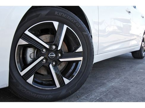 Used 2025 Nissan Sentra SV FWD image 29