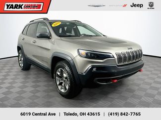 Used 2019 Jeep Cherokee Trailhawk w/ Cold Weather Group AWD/4WD 360° Tour