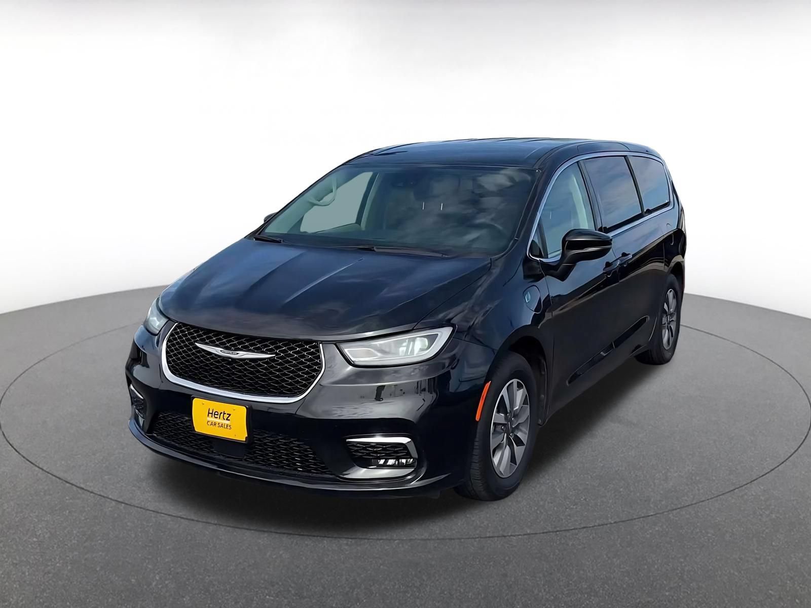 Used 2023 Chrysler Pacifica Touring-L FWD image 6