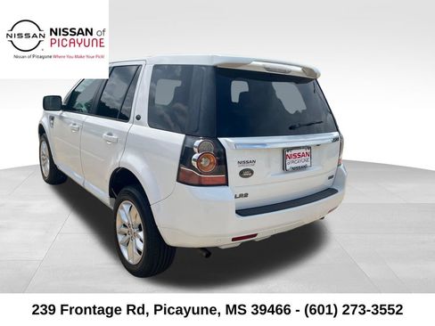 Used 2014 Land Rover LR2 AWD/4WD image 3