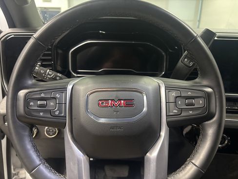 Used 2024 GMC Sierra 1500 SLT image 15