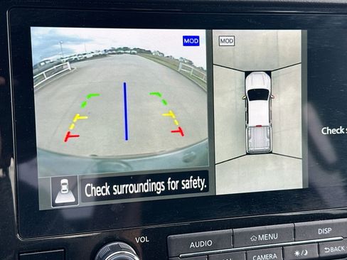 Used 2025 Nissan Frontier PRO-4X w/ Pro Convenience Package image 17