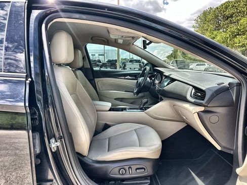 Used 2018 Buick Regal Essence FWD image 27