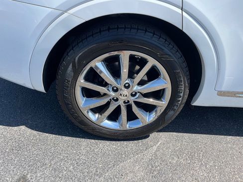 Used 2017 Kia Sorento SX image 49