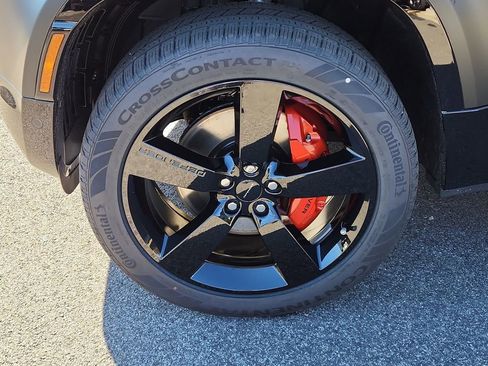 New 2026 Land Rover Defender 110 X image 9