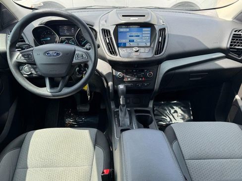 Used 2017 Ford Escape SE w/ Equipment Group 201A image 9