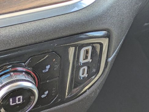 Used 2025 GMC Sierra 1500 SLT RWD image 31