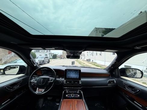 Used 2019 Lincoln Navigator L Reserve AWD/4WD image 28