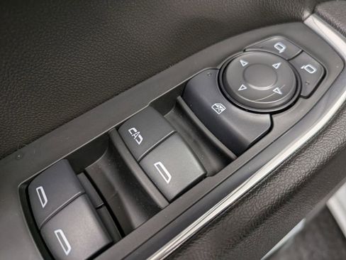 Used 2024 GMC Sierra 1500 Elevation image 10