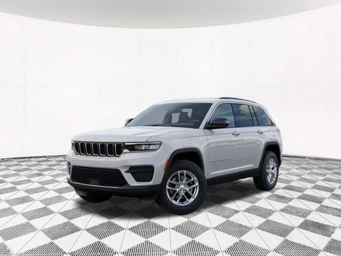 New 2026 Jeep Grand Cherokee Laredo image 12