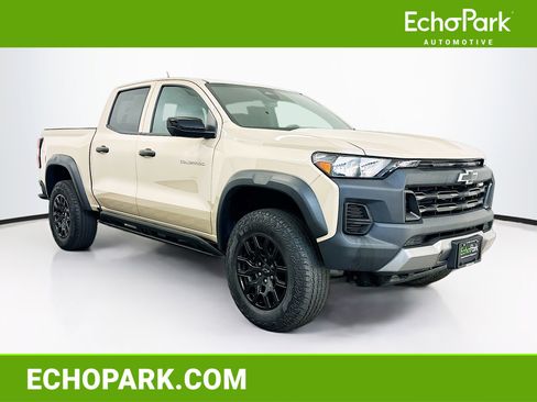 Used 2024 Chevrolet Colorado Trail Boss w/ Technology Package image 1