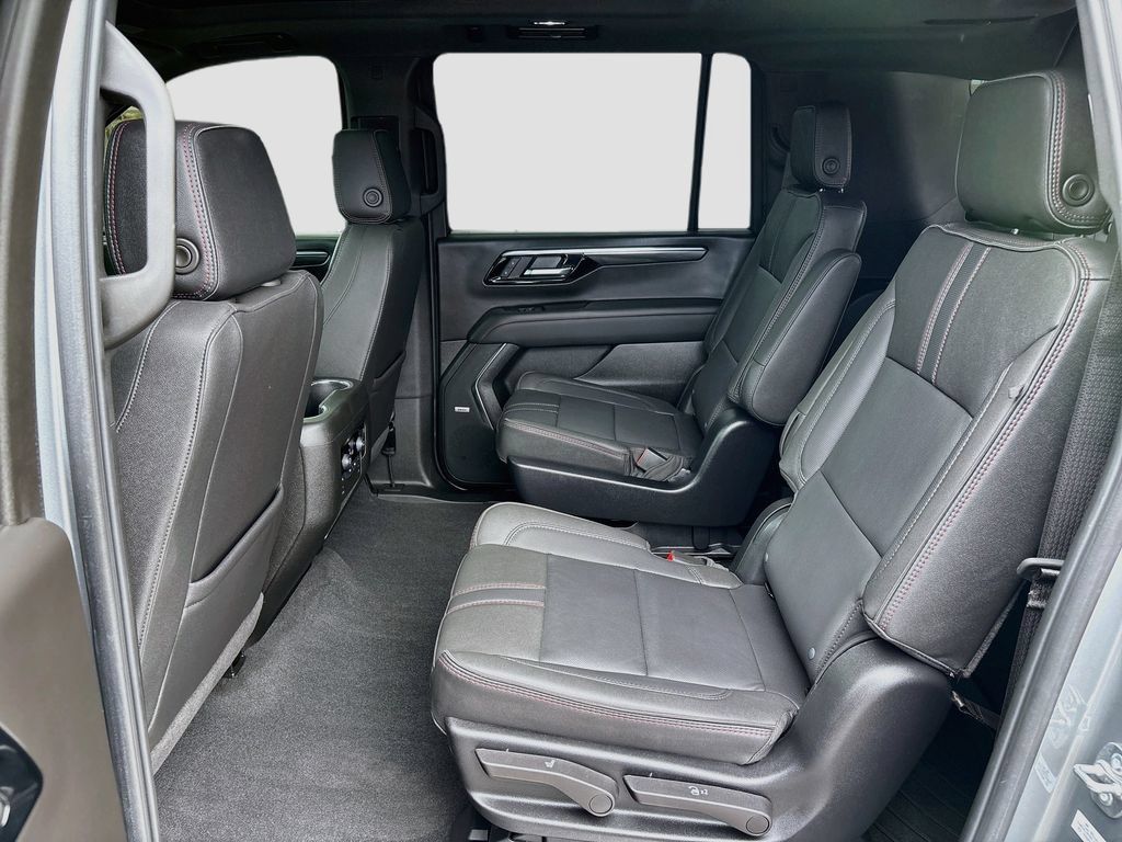 Used 2025 Chevrolet Suburban RST w/ Comfort Package RWD image 21