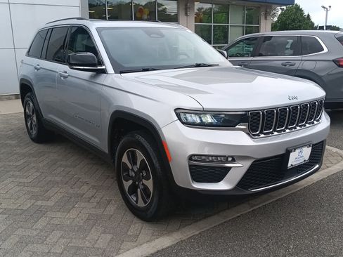 Used 2023 Jeep Grand Cherokee 4WD 4xe image 6