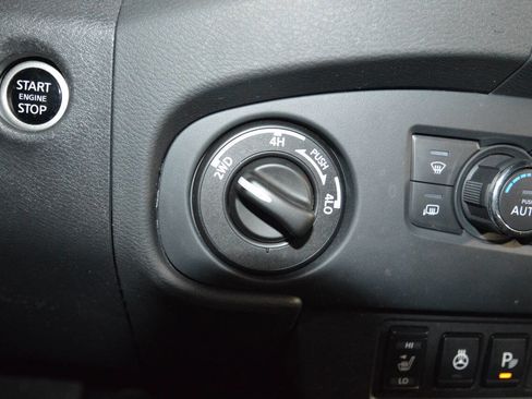 Used 2024 Nissan Frontier PRO-4X w/ Pro Convenience Package image 40