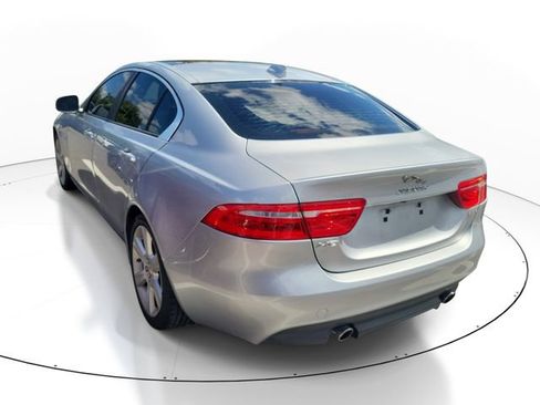 Used 2017 Jaguar XE Premium RWD image 6