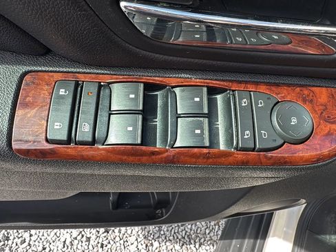 Used 2010 Chevrolet Tahoe LTZ image 18