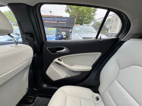 Used 2015 Mercedes-Benz GLA 250 4MATIC image 39