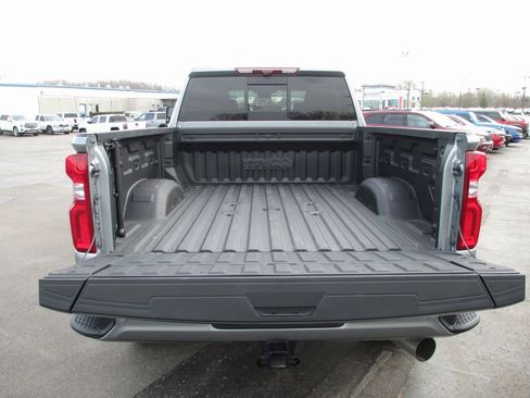 Used 2024 Chevrolet Silverado 3500 High Country w/ High Country Premium Package image 7