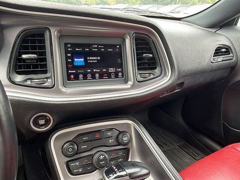 Used 2020 Dodge Challenger SXT RWD image 29