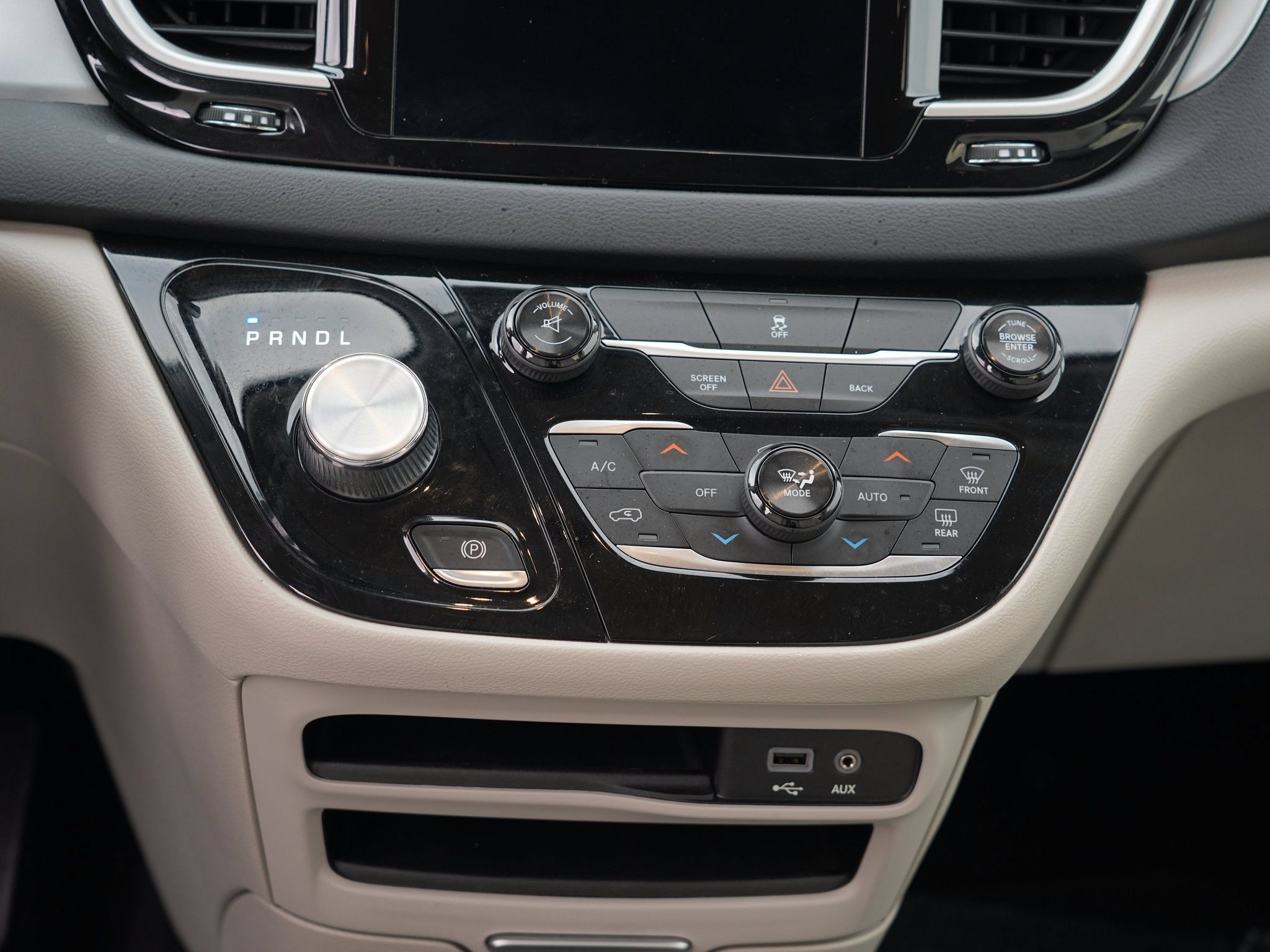 Used 2017 Chrysler Pacifica Touring Plus FWD image 23