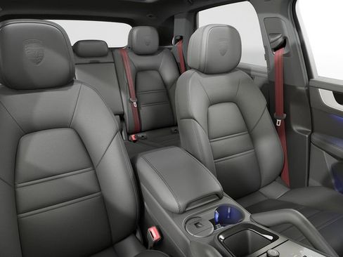 Certified 2026 Porsche Cayenne AWD/4WD image 5
