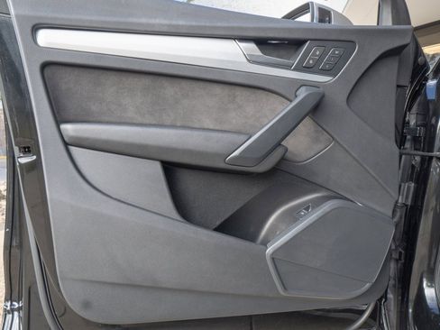 Used 2019 Audi SQ5 Premium w/ Convenience Package image 7