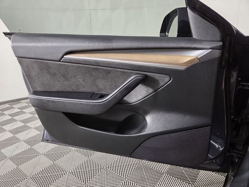 Used 2023 Tesla Model 3 Standard Range image 15