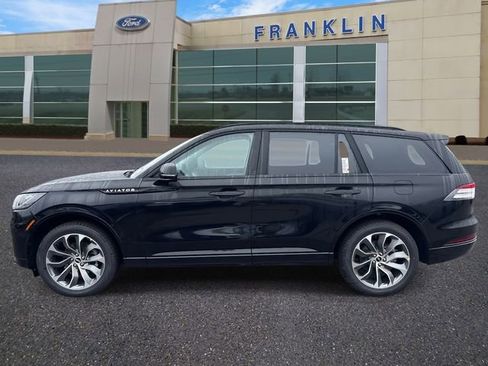 New 2026 Lincoln Aviator AWD w/ Jet Appearance Package image 4