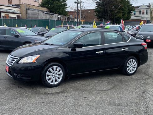 Used 2013 Nissan Sentra SV w/ Premium Pkg FWD image 3