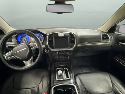 Used 2016 Chrysler 300 Limited RWD image 10